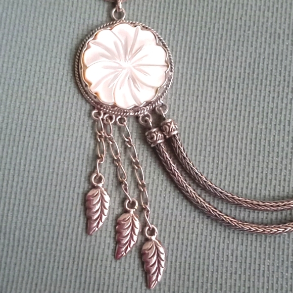 BALI LEGACY WHITE MOTHER OF PEARL CARVED FLOWER NECKLACE - Picture 3 of 9